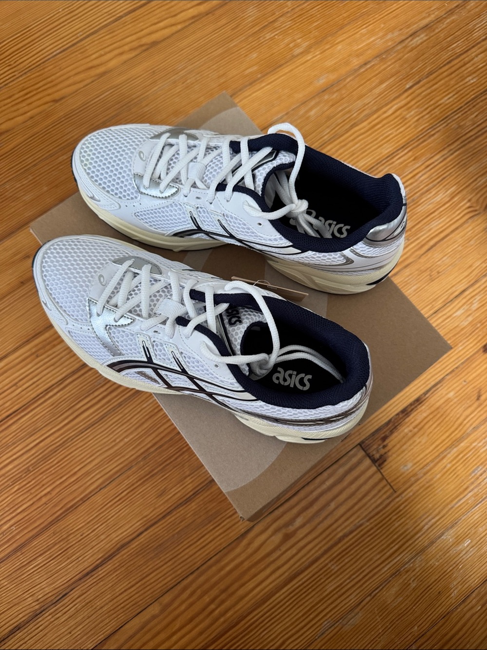 ASICS Gel-1130 Unisex White/Midnight in Women’s 9.5/Men’s 8